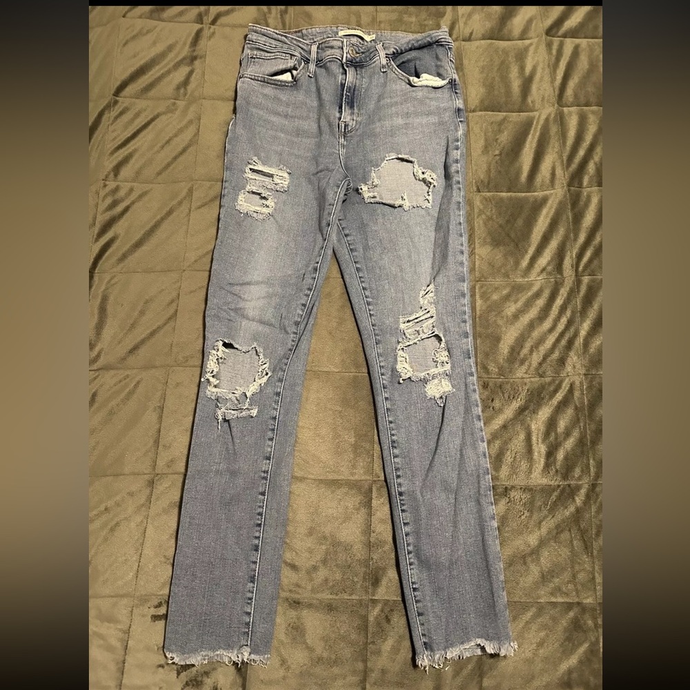 Women’s Levi’s 721 High Rise Skinny Size 30 Distressed Jeans
